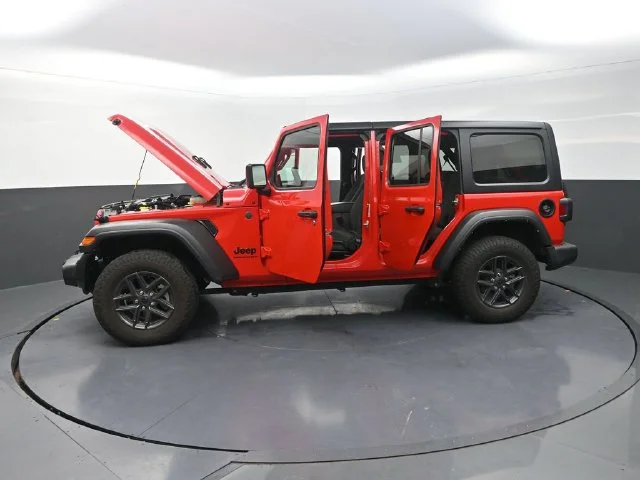 Used 2024 Red Jeep Sport S image 33