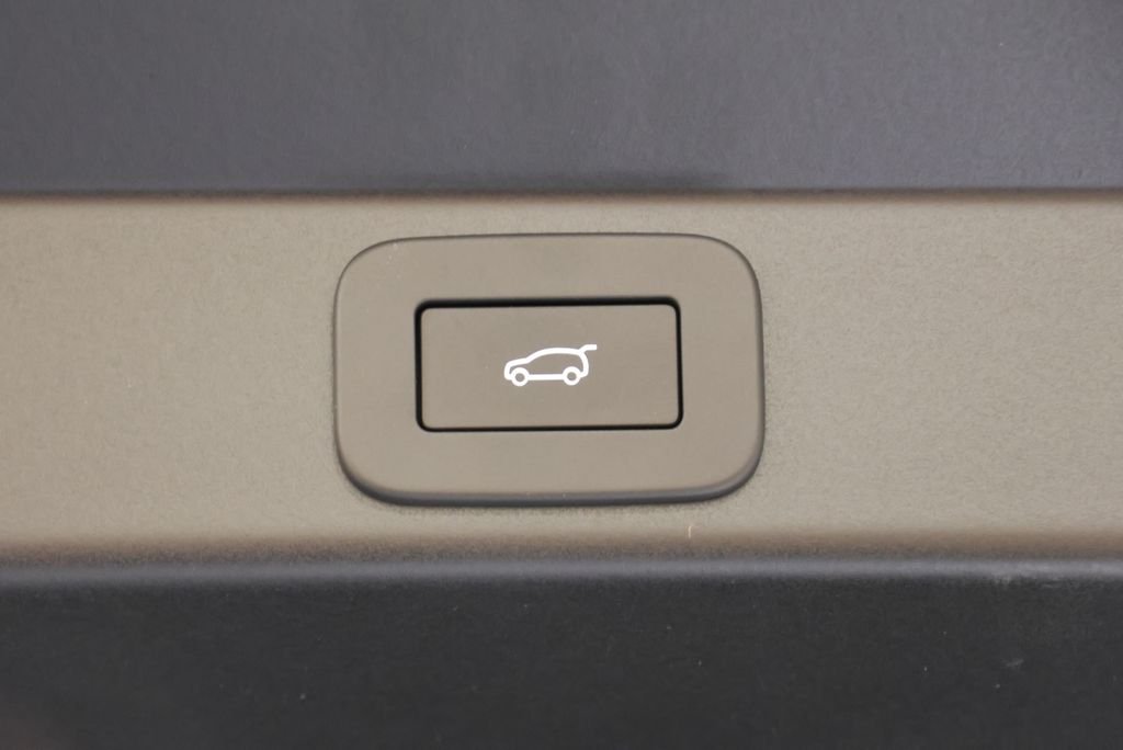 New 2026 Varesine Blue Land Rover SE image 48