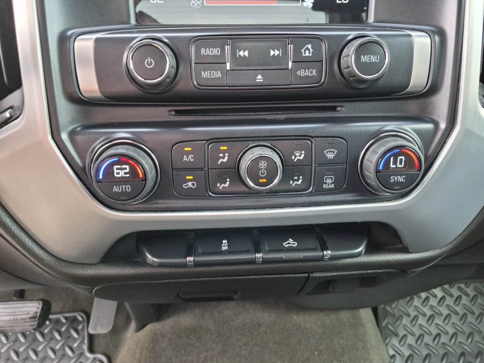 Used 2015 Light Steel Gray Metallic GMC SLE image 18