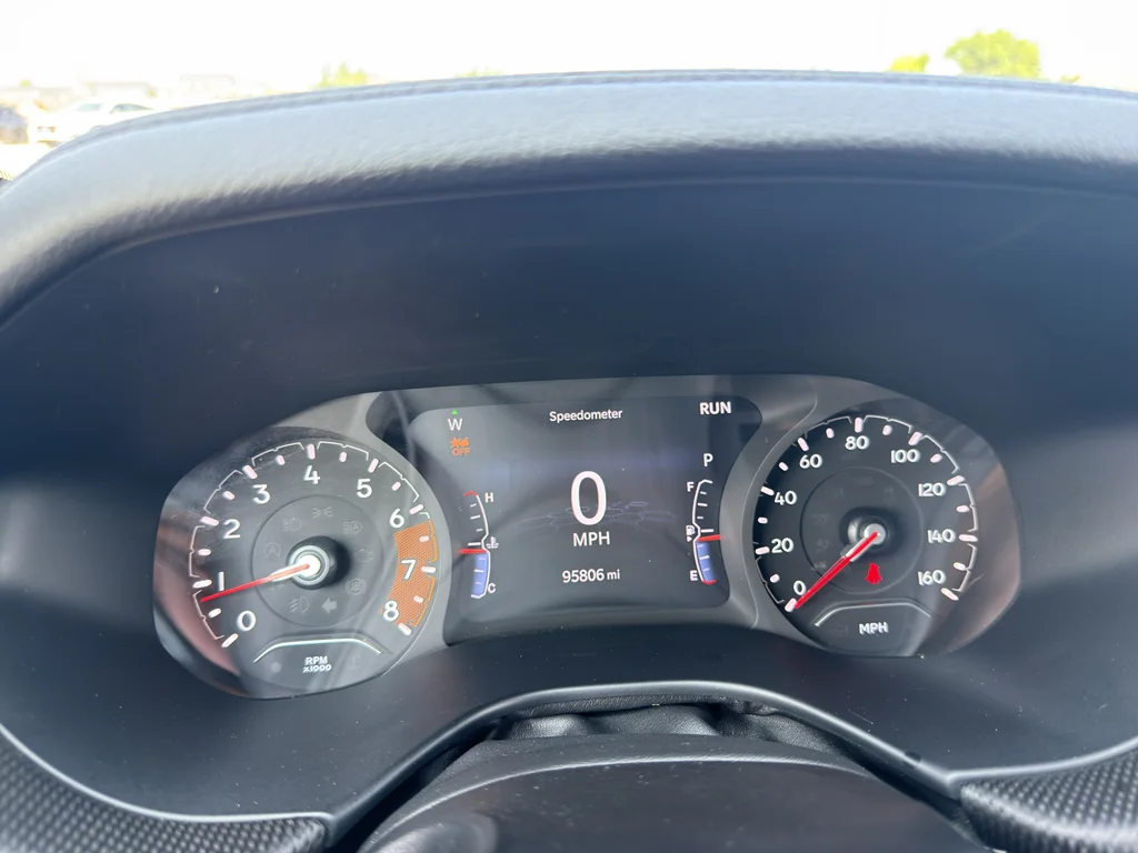 Used 2022 Velvet Red Pearl Jeep Altitude image 13