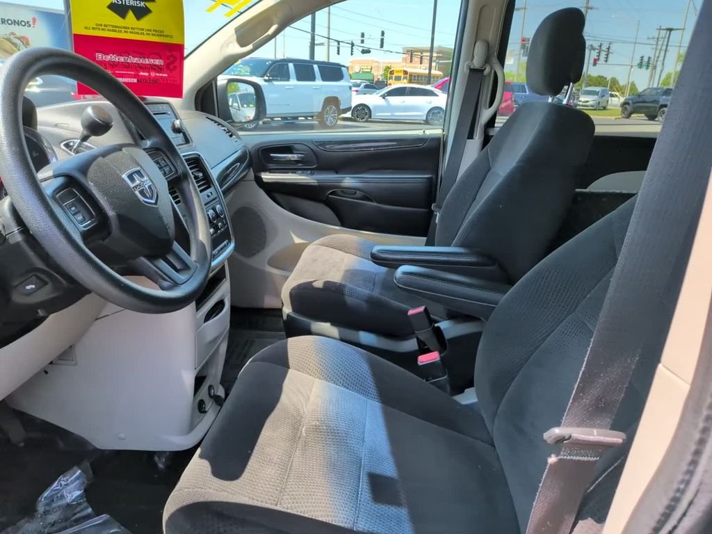 Used 2014 Gray Dodge SXT image 18