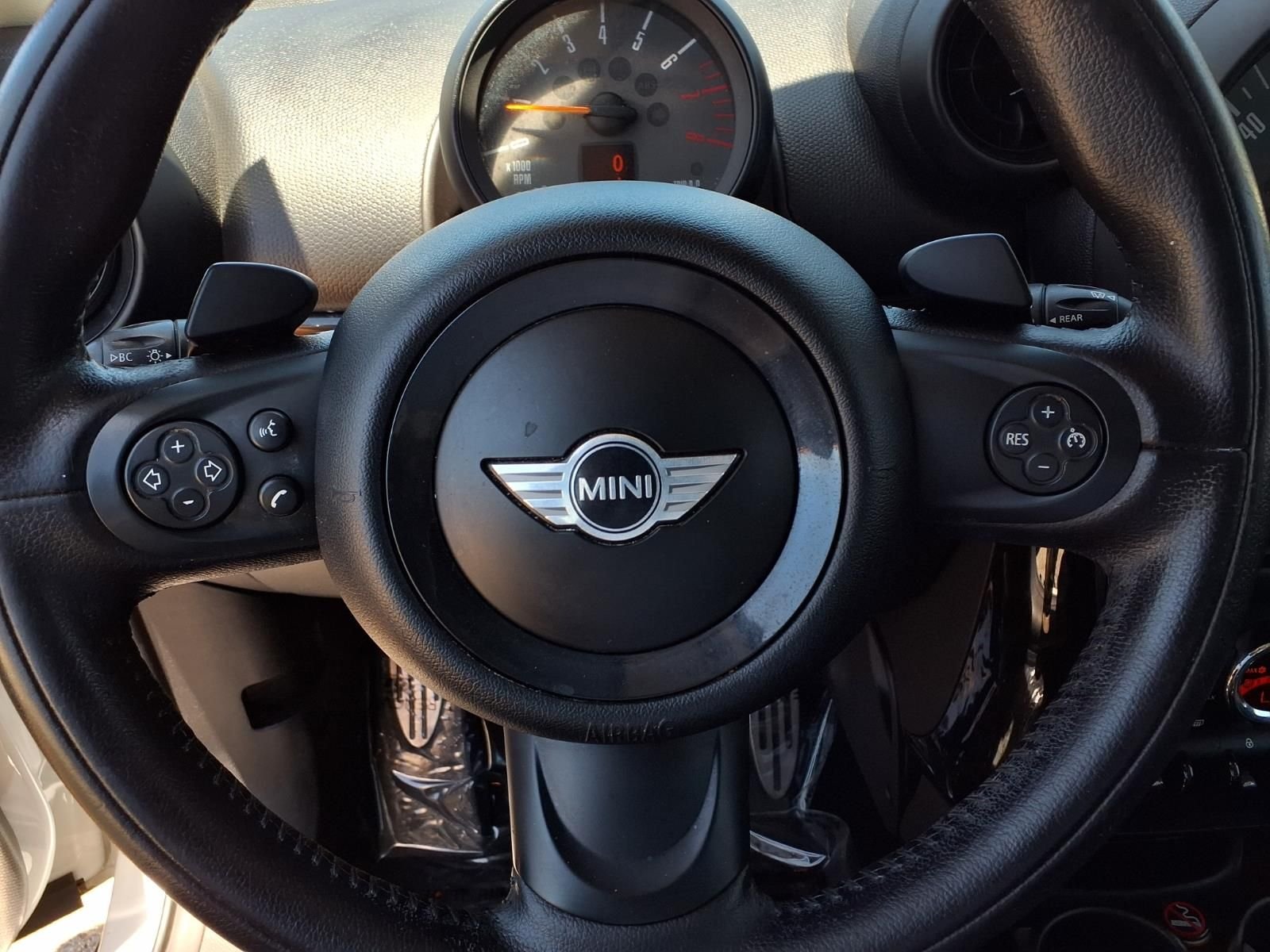 Used 2016 White MINI Base image 12