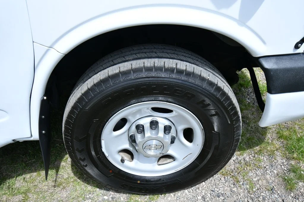 Used 2013 White Chevrolet Work Van image 17