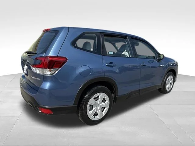 Used 2023 Blue Subaru Base image 7