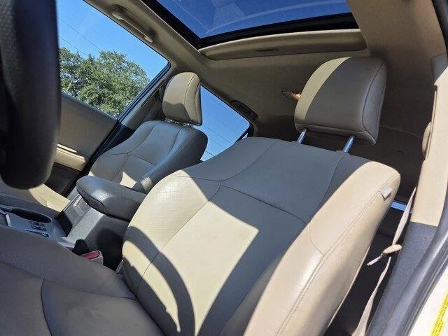 Used 2010 Blizzard Pearl Toyota Limited image 11