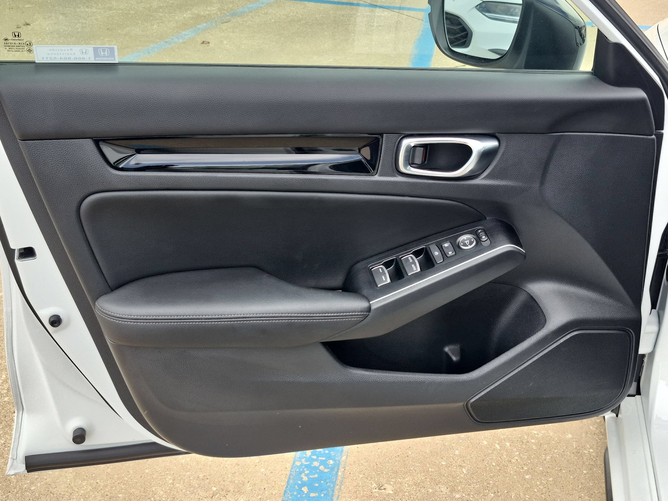 2025 Honda Civic Hatchback Sport Touring - Photo 13