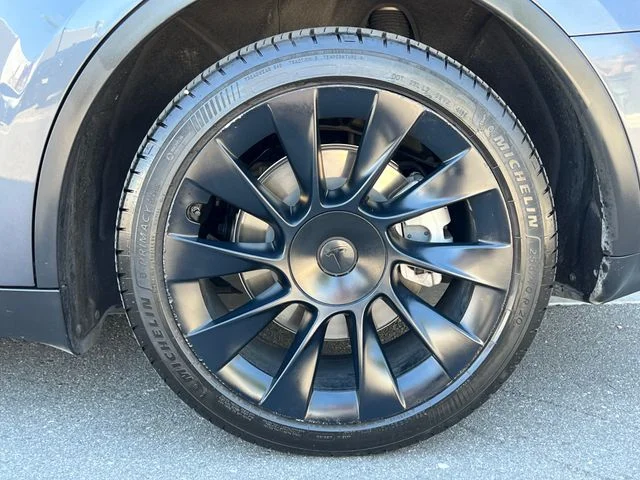 Used 2023 Midnight Silver Metallic Tesla Long Range image 12