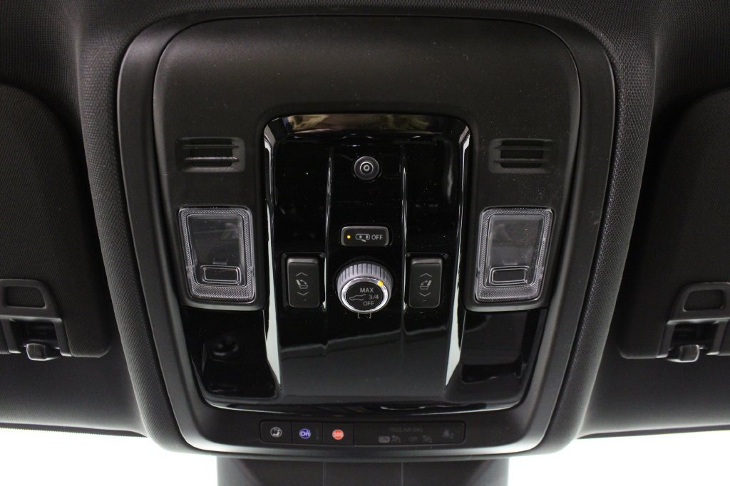 2027 Chevrolet Suburban LT - Photo 23