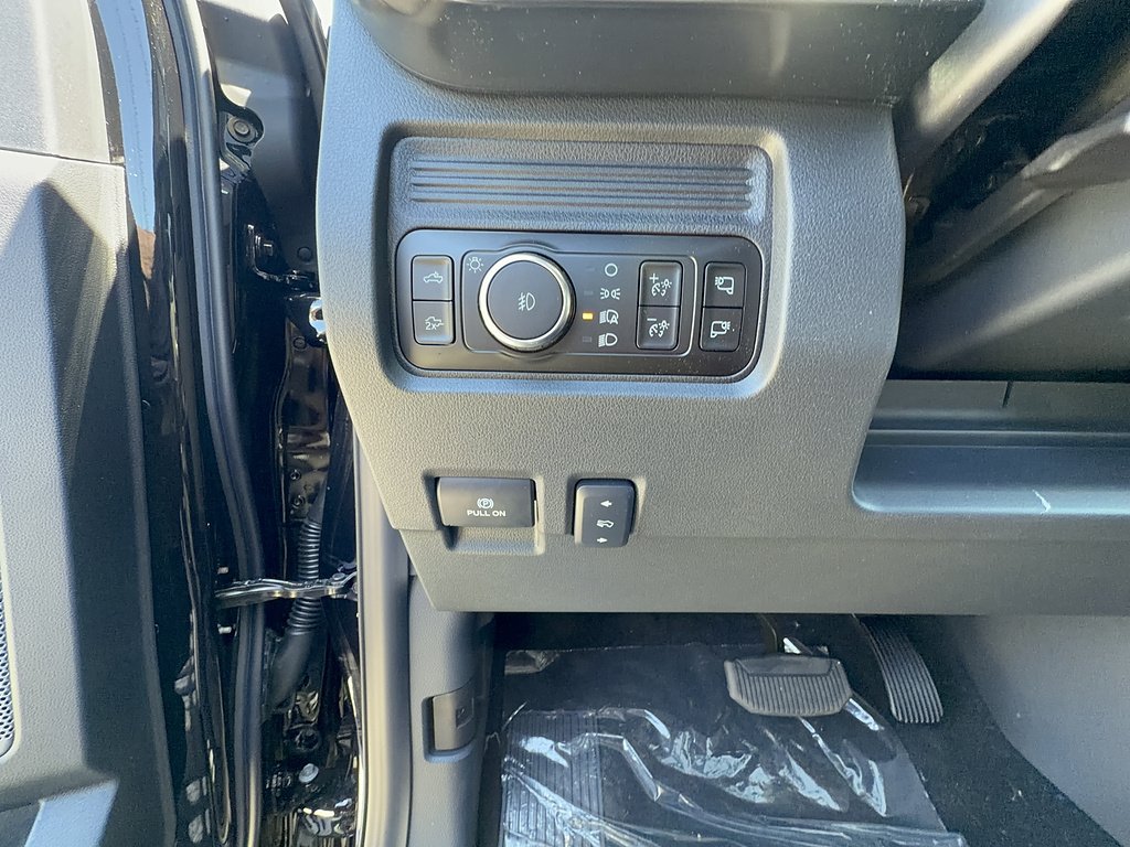 New 2026 Agate Black Metallic Ford F-250® Lariat® image 13