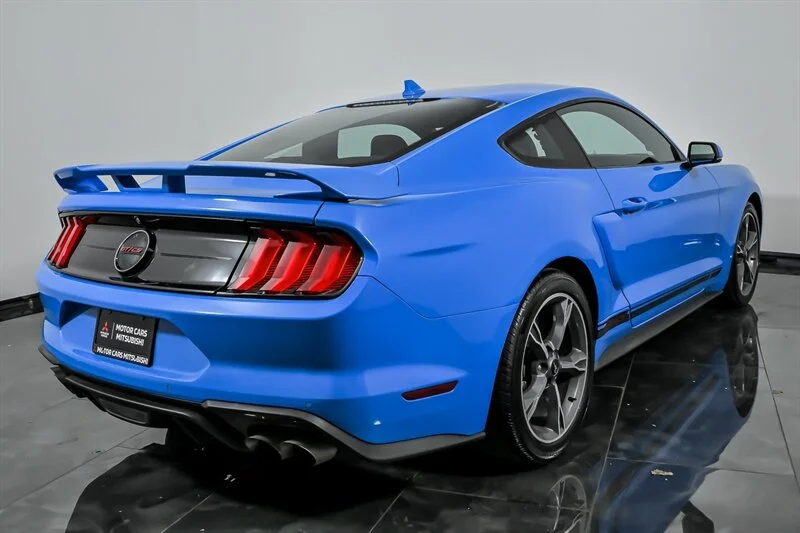 Used 2022 Grabber Blue Ford GT Premium image 10