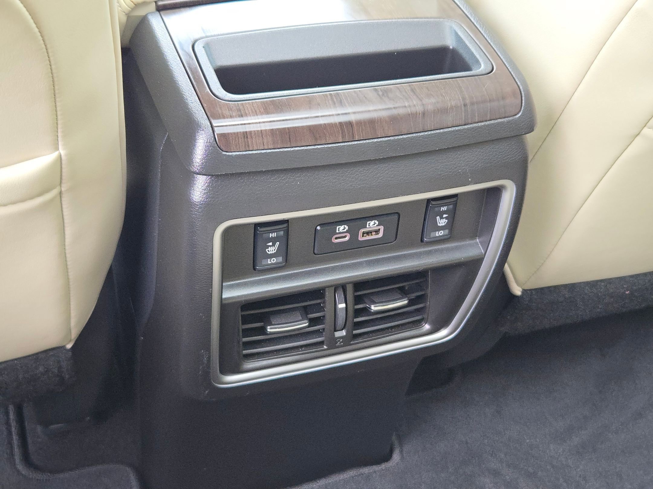 Used 2022 Pearl White Tricoat Nissan Platinum image 24