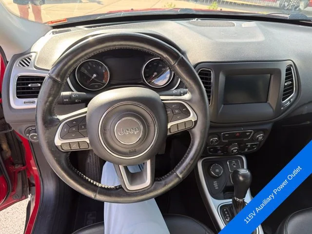 Used 2018 Redline Pearlcoat Jeep Latitude image 16