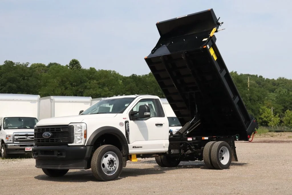 2025 Ford F-550 Super Duty Chassis Cab XL - Photo 25