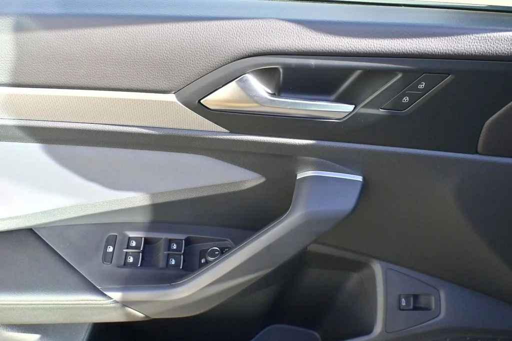 2026 Volkswagen Jetta SE - Photo 13