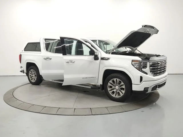 Used 2023 White GMC Denali image 10