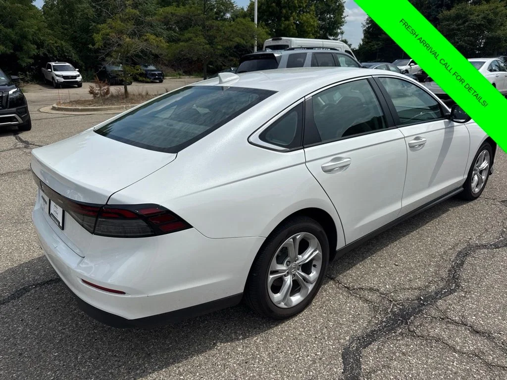 Used 2024  Honda LX image 8