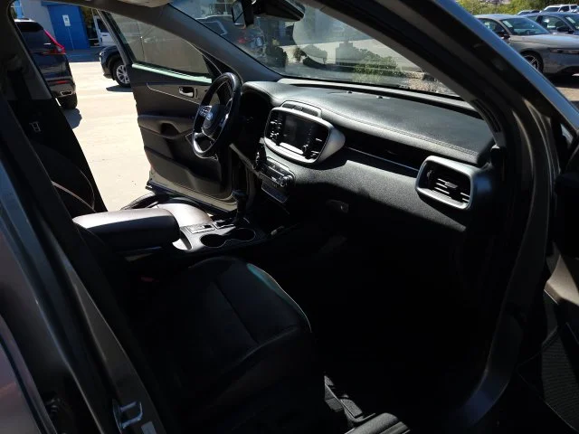 Used 2019 Silver Kia SX image 28