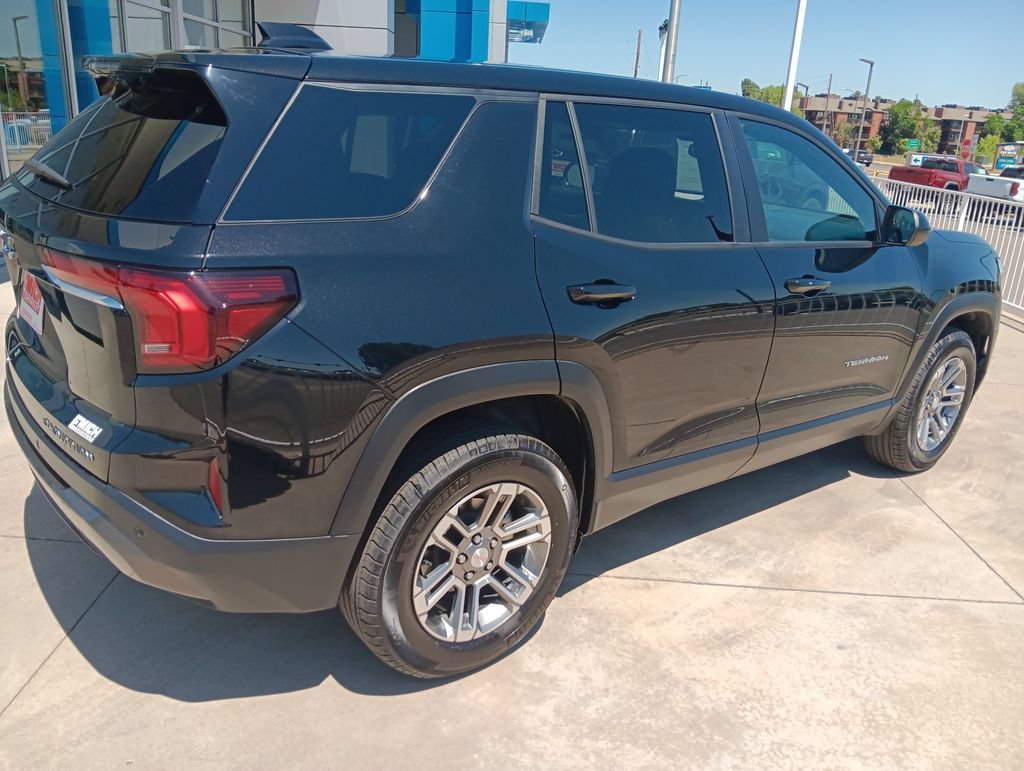 Used 2025 Ebony Twilight Metallic GMC Elevation image 5