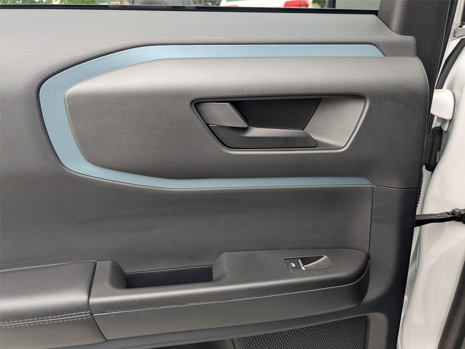 Used 2023 Oxford White Ford Badlands image 23