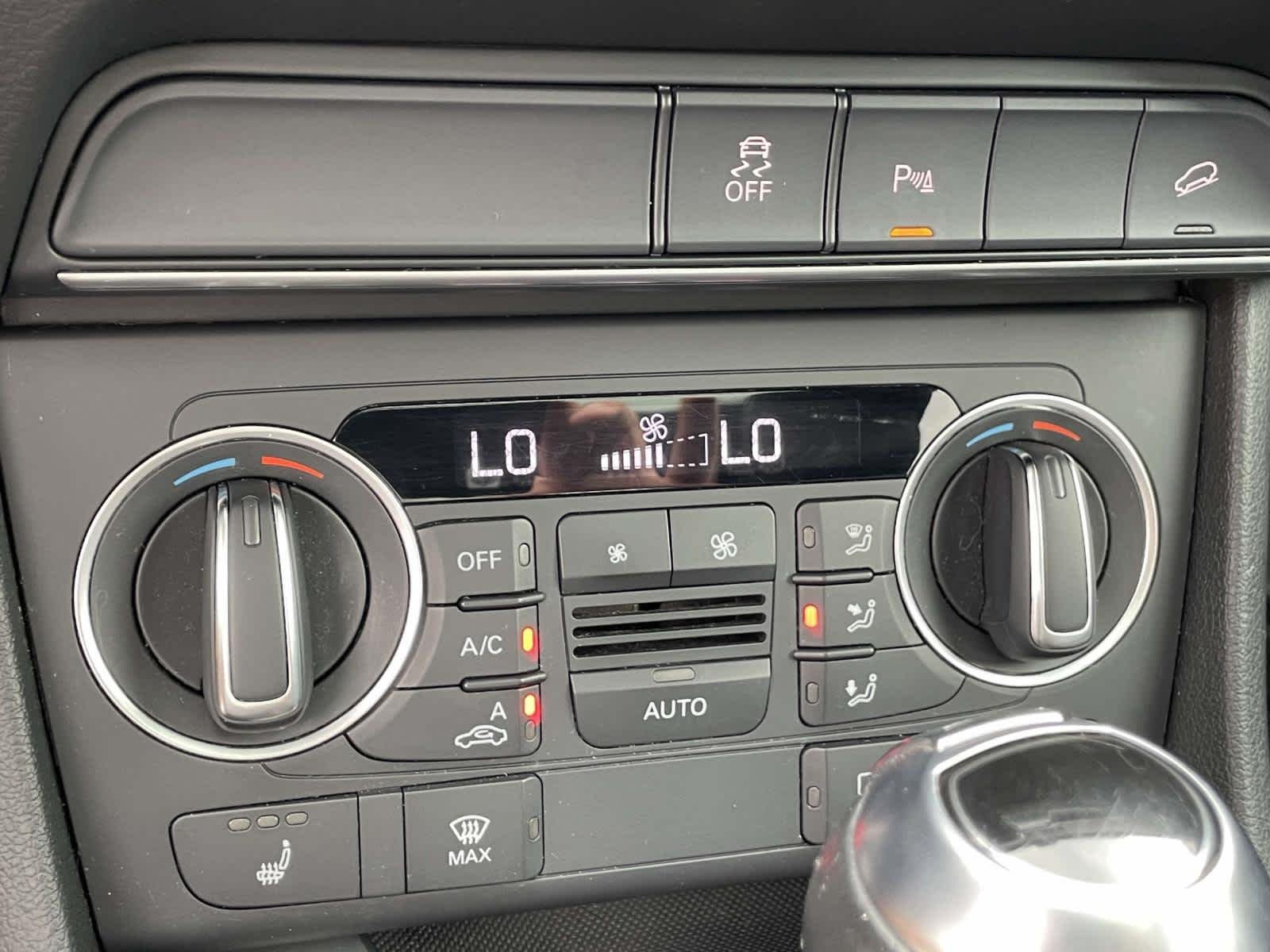 Used 2017 Cortina White Audi Prestige image 33