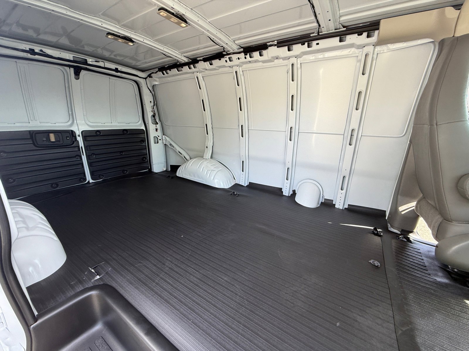 2026 Chevrolet Express Cargo Work Van - Photo 17