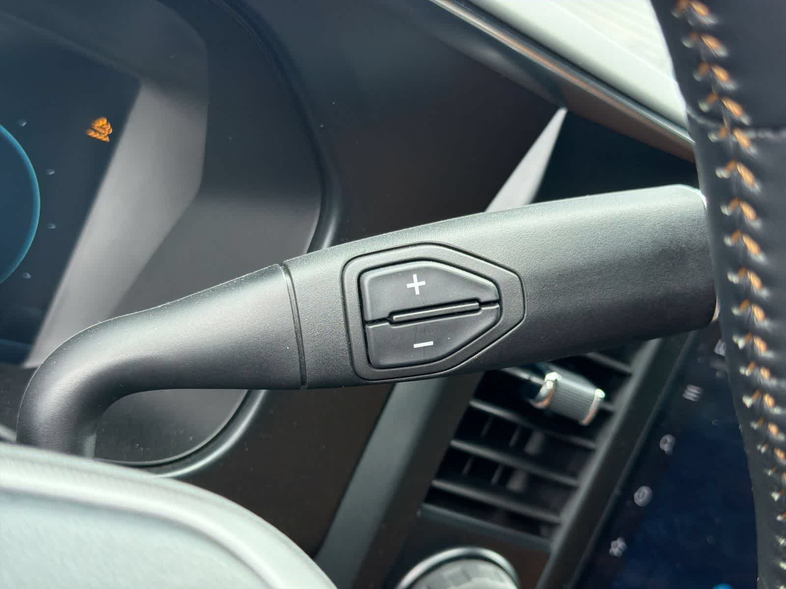 Used 2023 Agate Black Metallic Ford Platinum image 32