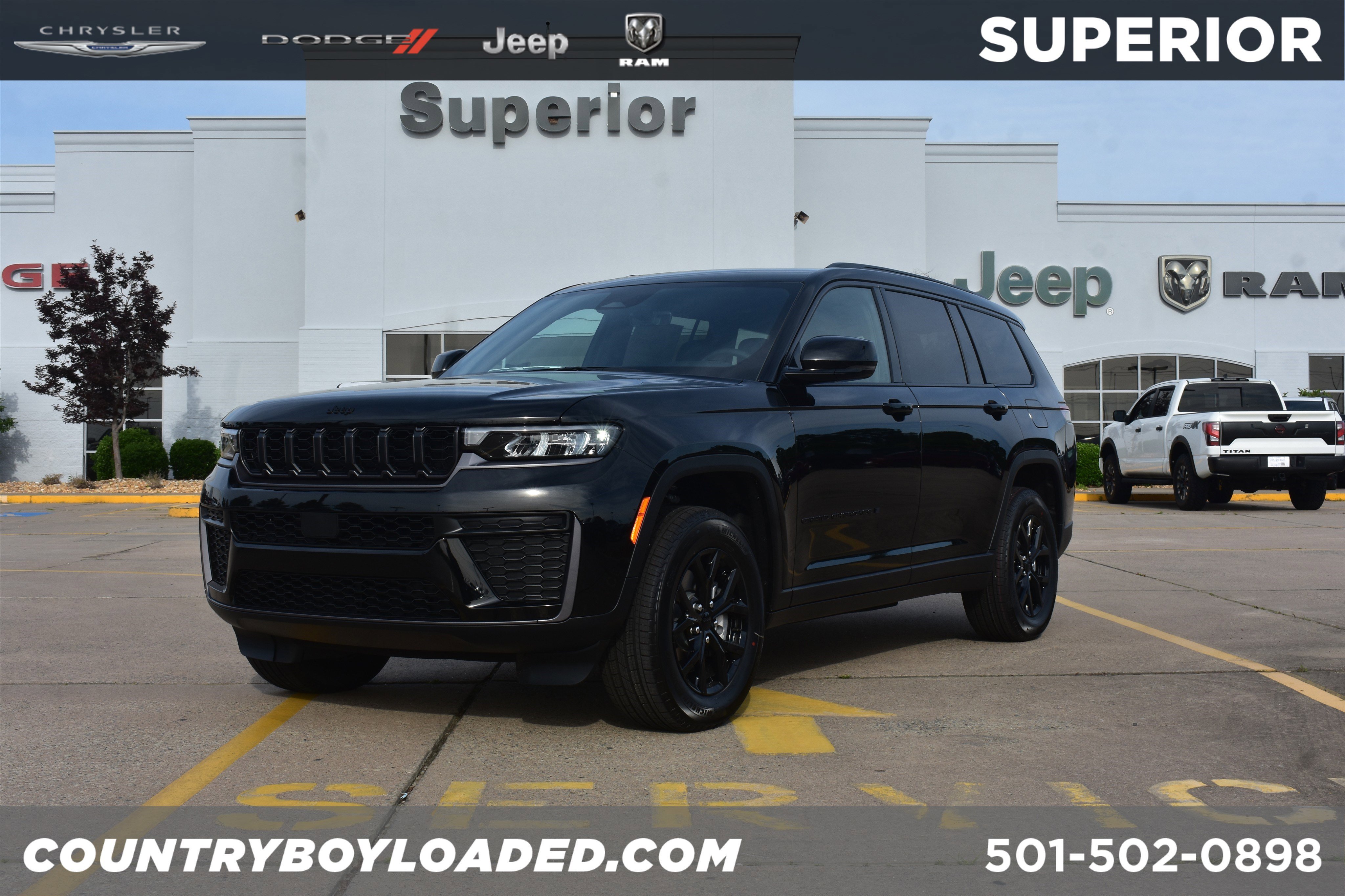 New 2026 Diamond Black Crystal Pearl-Coat Exterior Paint Jeep Laredo Altitude image 1