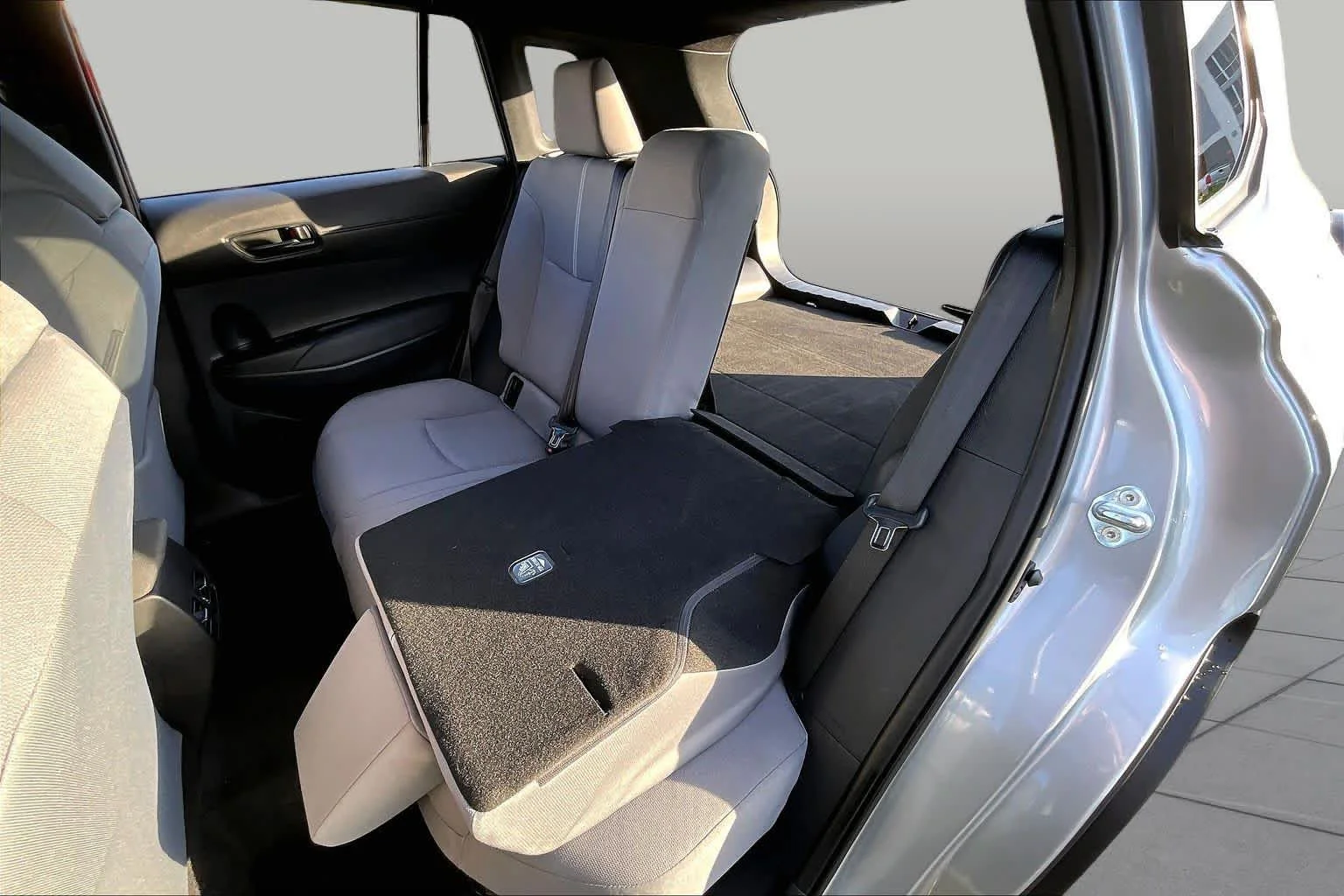 Used 2025 Sonic Silver Toyota Hybrid SE image 21