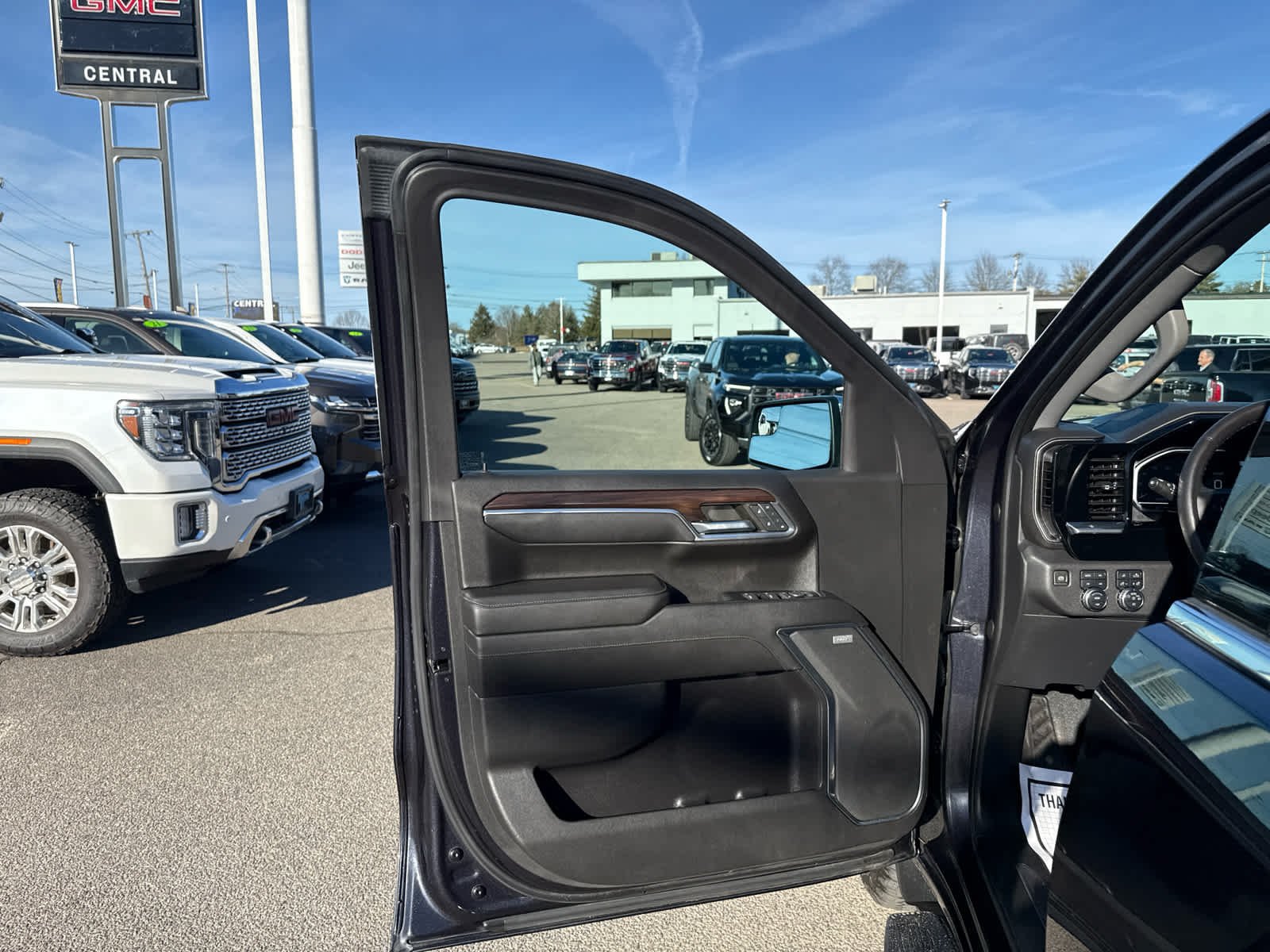 2022 GMC Sierra 1500 SLT - Photo 11