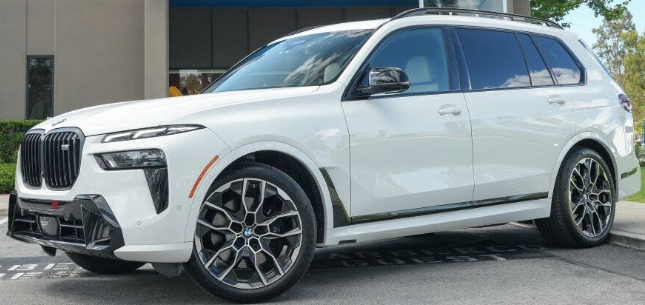 2024 BMW X7 M60i's photo
