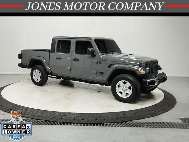 Used 2022 Gray Jeep Sport image 1