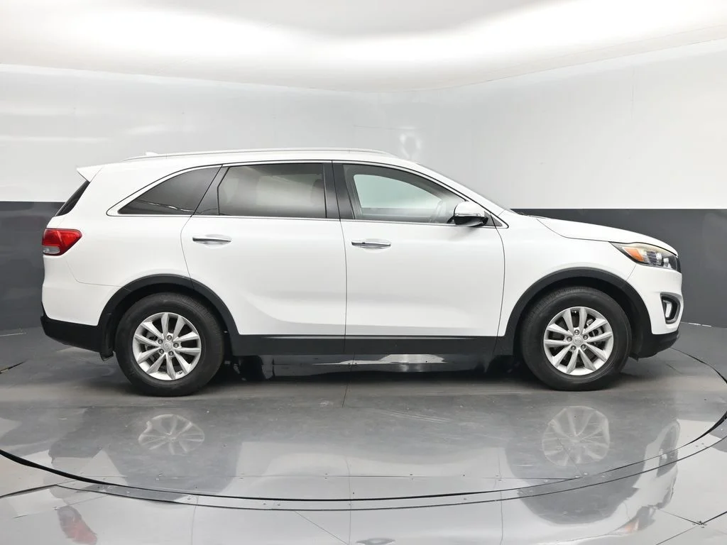 Used 2017 Kia Sorento EX with VIN 5XYPH4A53HG319911 for sale in Gastonia, NC