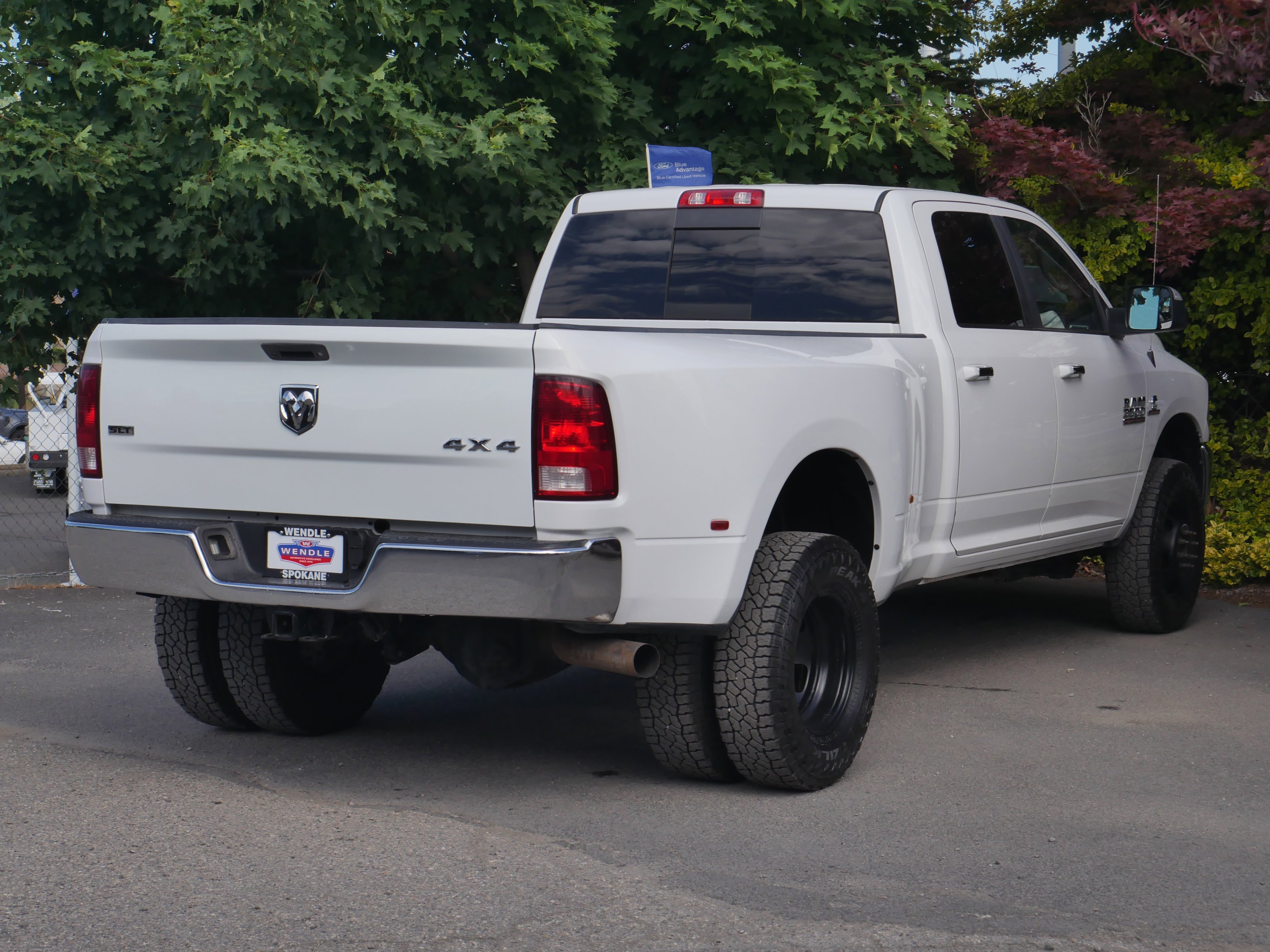 Certified Used 2018 Bright White Clearcoat Ram SLT image 23