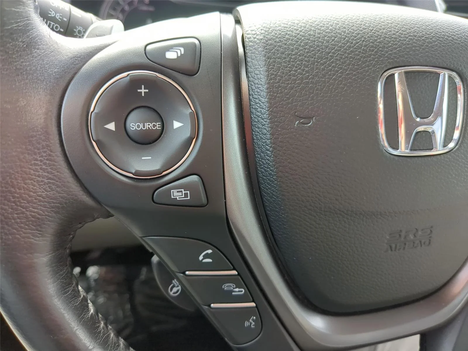 Used 2023 Platinum White Pearl Honda RTL-E image 16