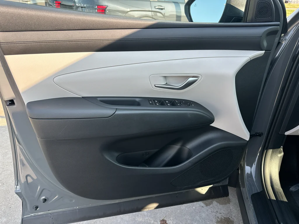 New 2026 Hampton Gray Hyundai SE image 15