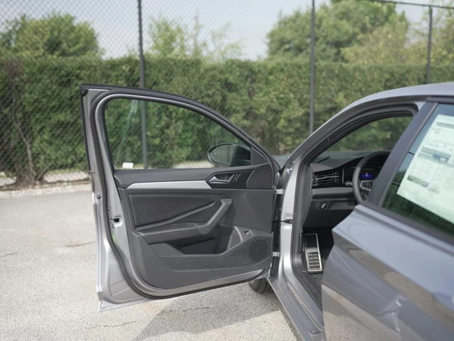2025 Volkswagen Jetta Sport - Photo 25