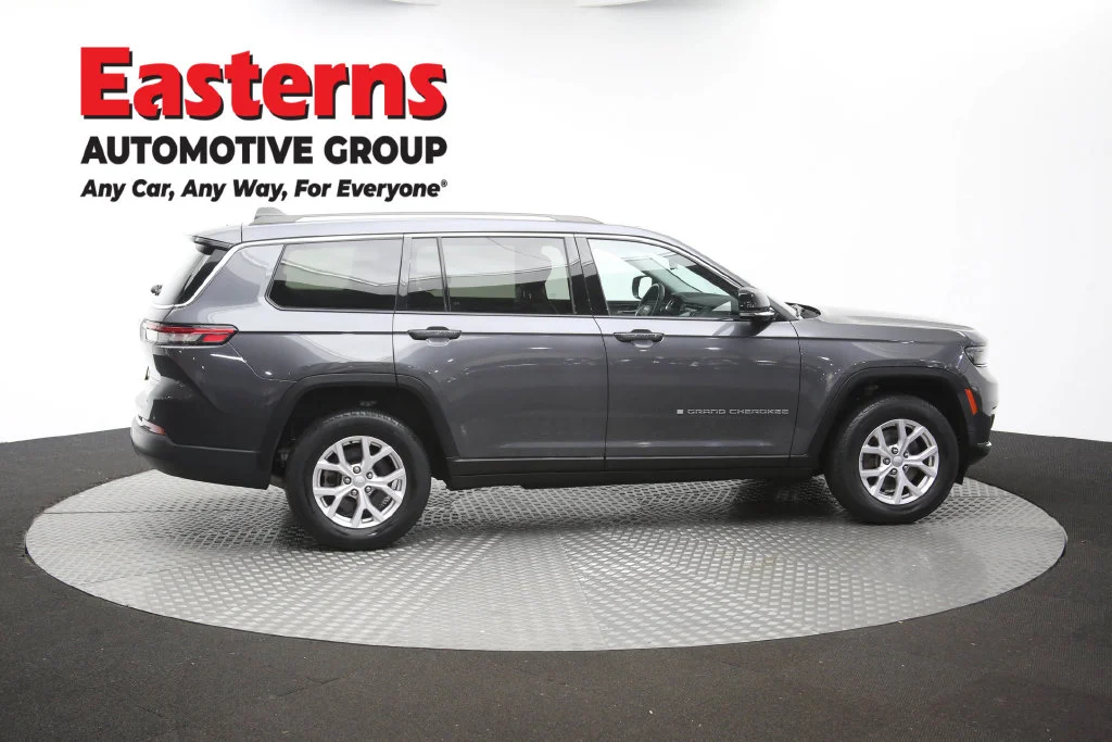 Used 2022 Gray Jeep Limited image 48