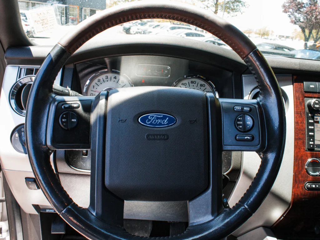 Used 2013 White Platinum Metallic Tri-Coat Ford King Ranch image 12