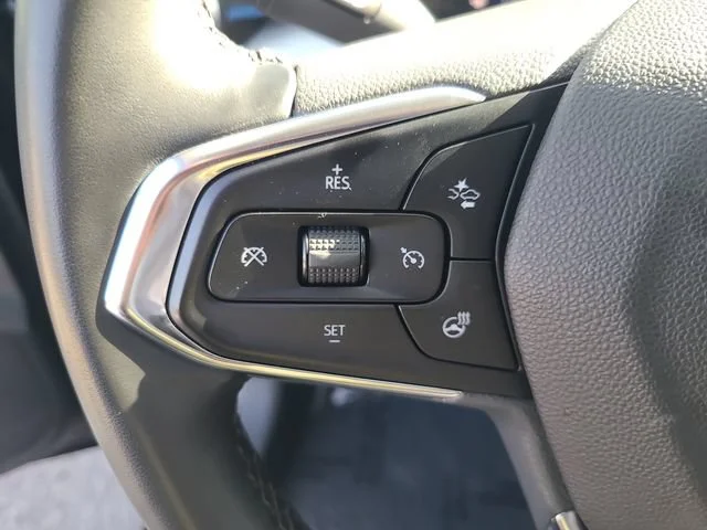 Used 2025 Mosaic Black Metallic Chevrolet LT image 28