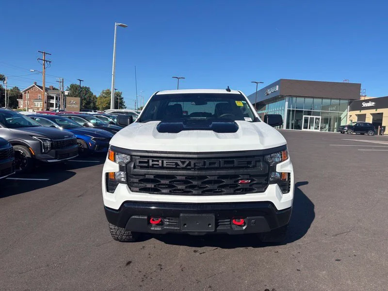 Used 2025 White Chevrolet Custom Trail Boss image 2