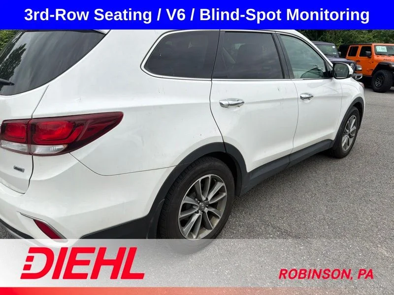 Used 2018 White Hyundai SE image 7