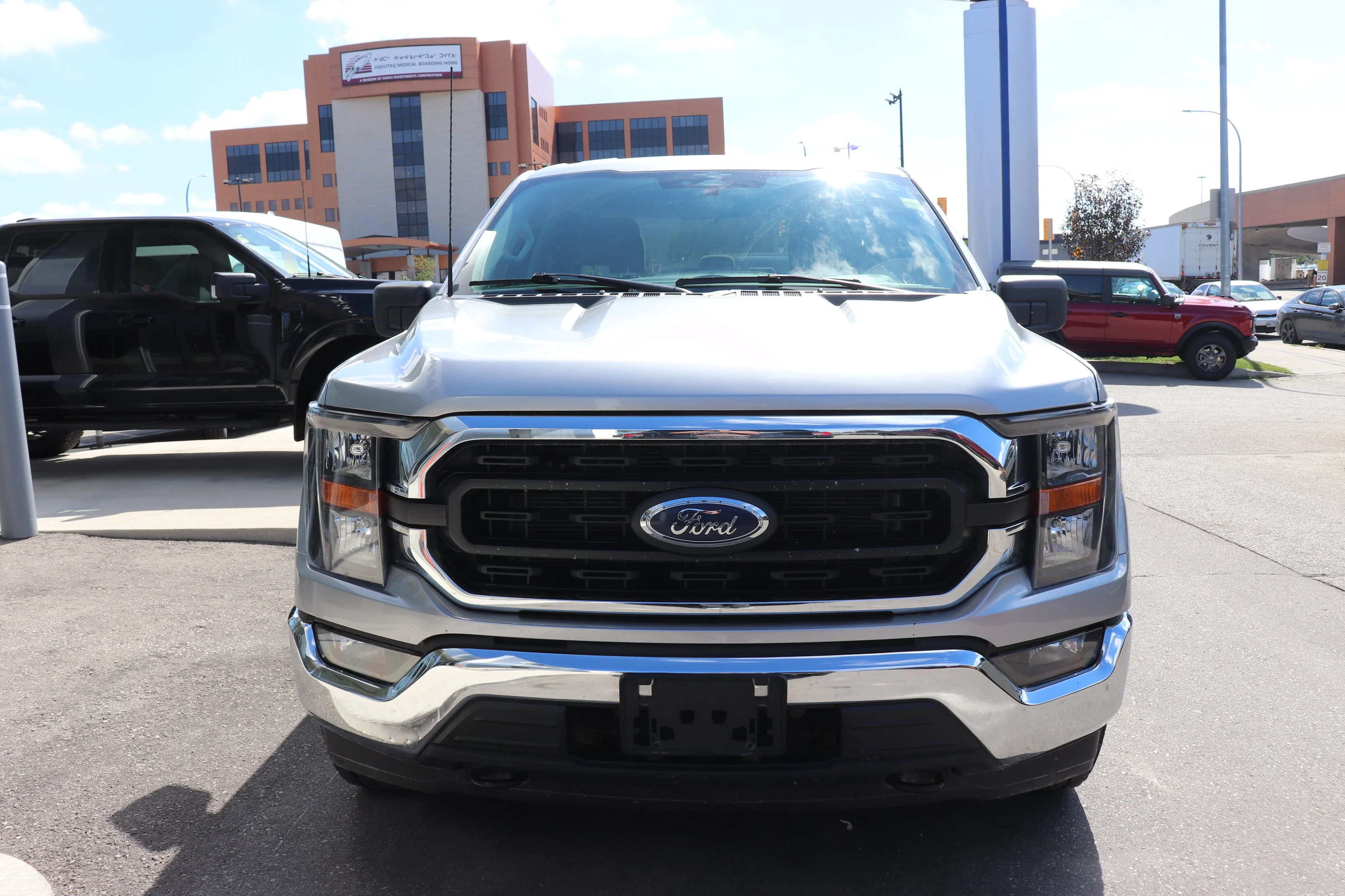 Used 2023 Silver Ford XLT image 2