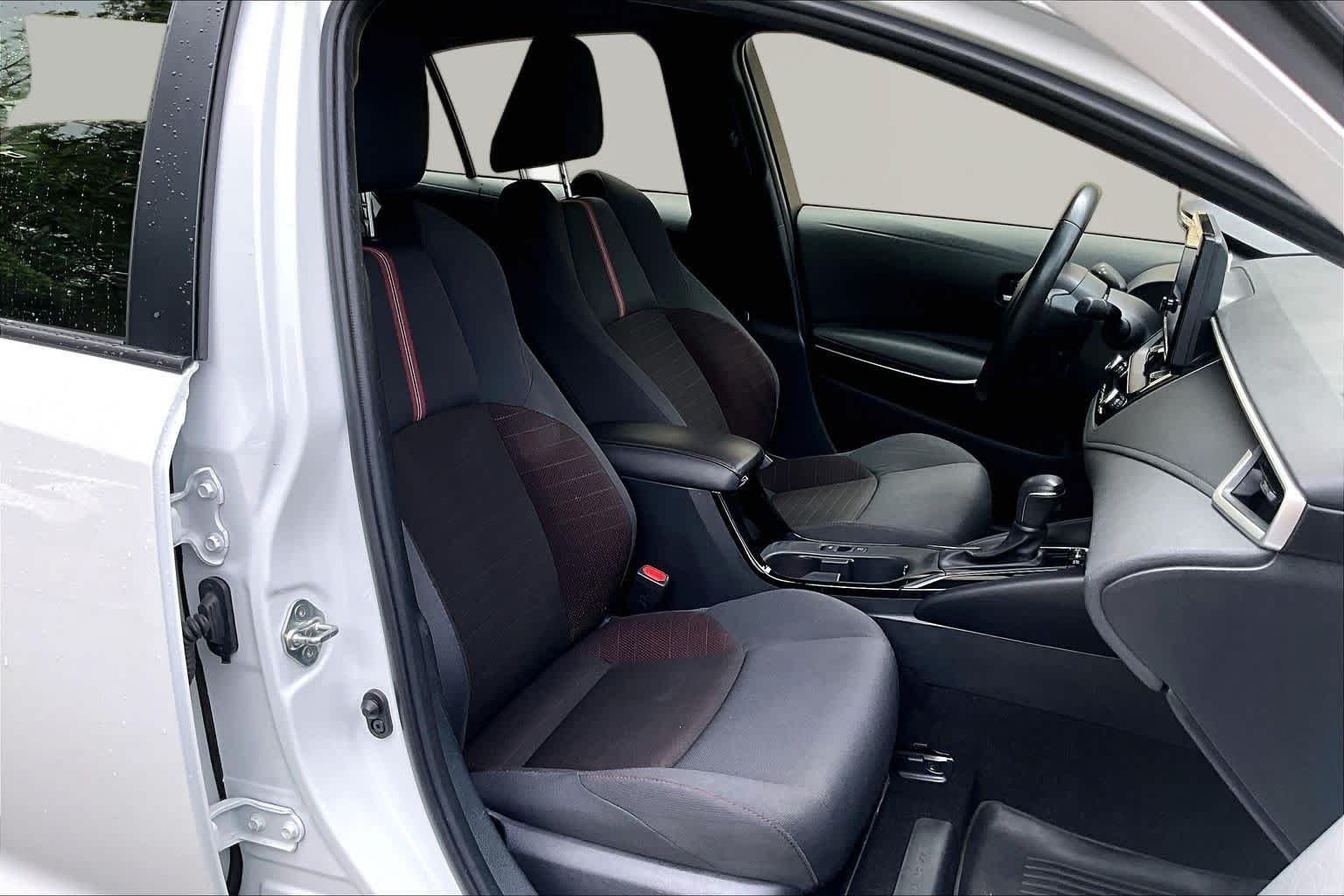 Used 2024 Ice Cap Toyota Hybrid SE image 9