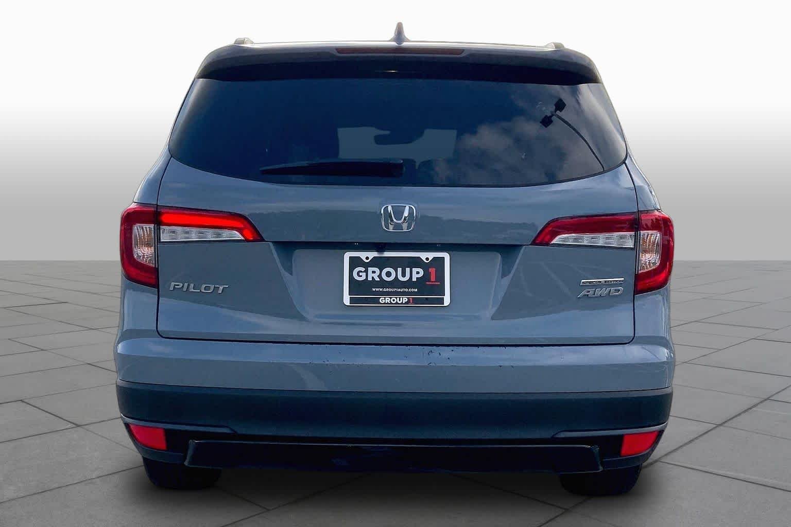 Used 2022 Sonic Gray Pearl Honda Special Edition image 5