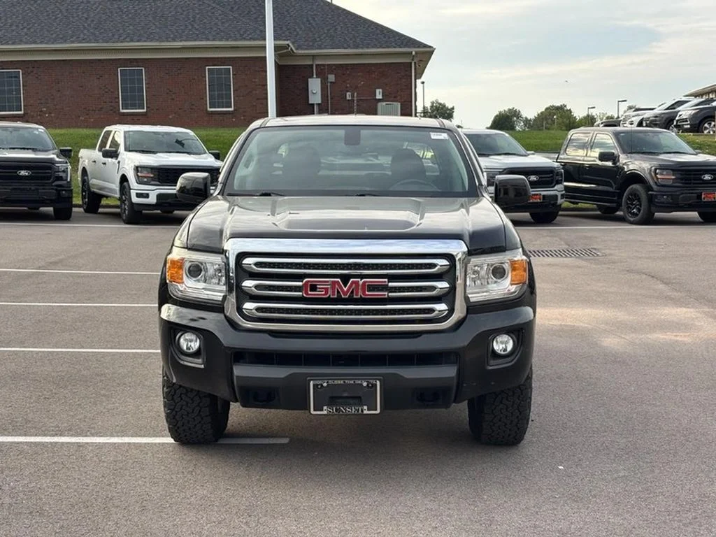 Used 2019 Onyx Black GMC 4WD SLE image 8
