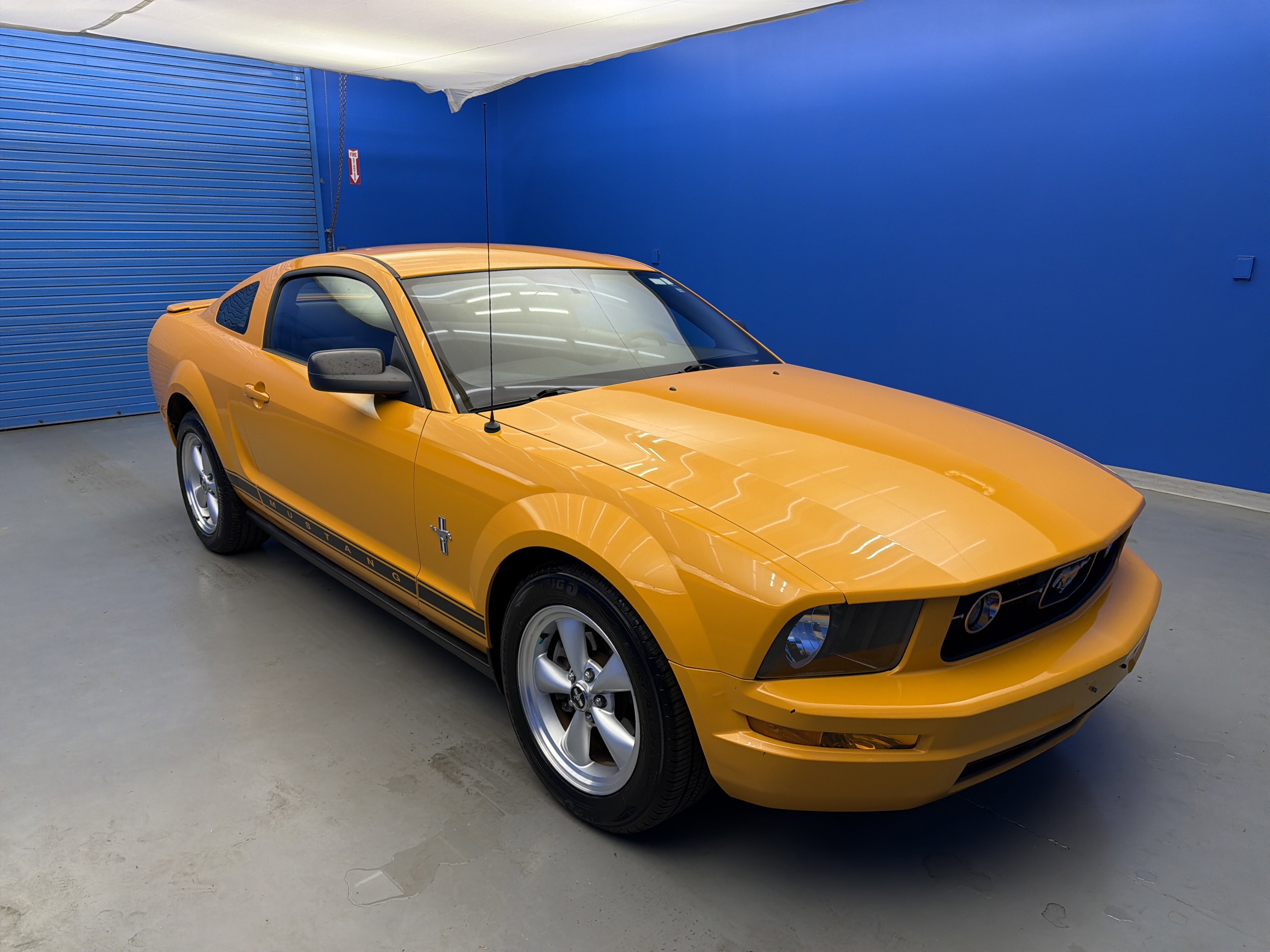 Used 2007 Ford Mustang Deluxe with VIN 1ZVFT80NX75266907 for sale in Louisville, KY