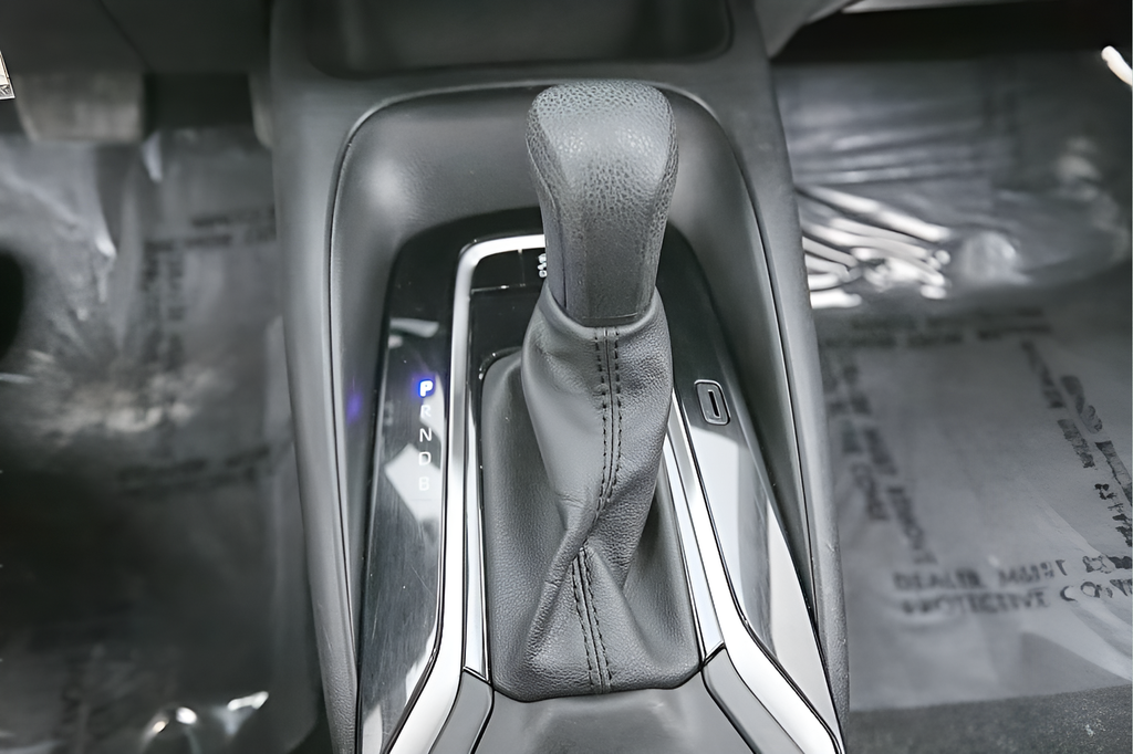 Used 2024 Ice Toyota LE image 27