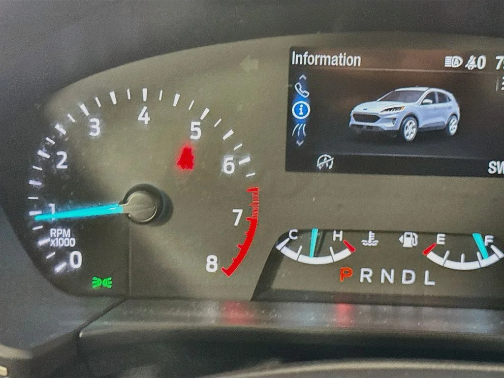 Used 2022 Black Ford SE image 15