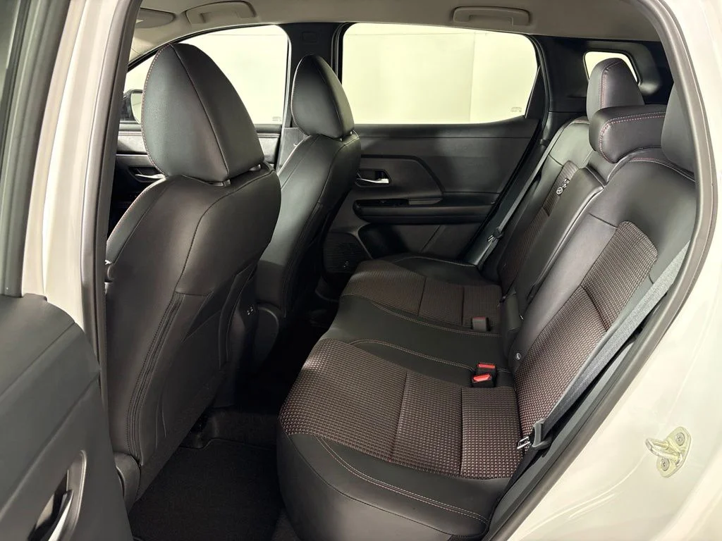 New 2026 Aspen White TriCoat / Super Black Two-tone Nissan SR image 22