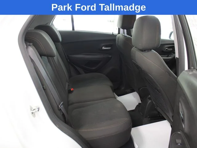Used 2018 Summit White Chevrolet LS image 25